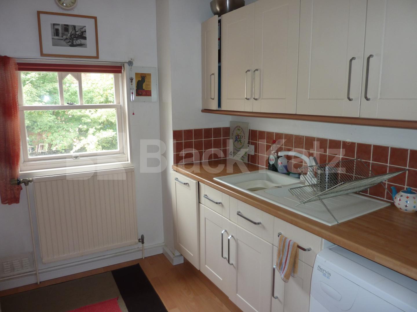 			LET & MANANGED, 1 Bedroom, 1 bath, 1 reception Flat			 Warltersville Road, ARCHWAY